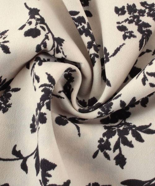 titivate（ティティベイト）の「フラワープリント半袖Vネックワンピース（シャツワンピース・レディース・ブラック/ライトベージュ・S/M/L）」の15枚目の写真