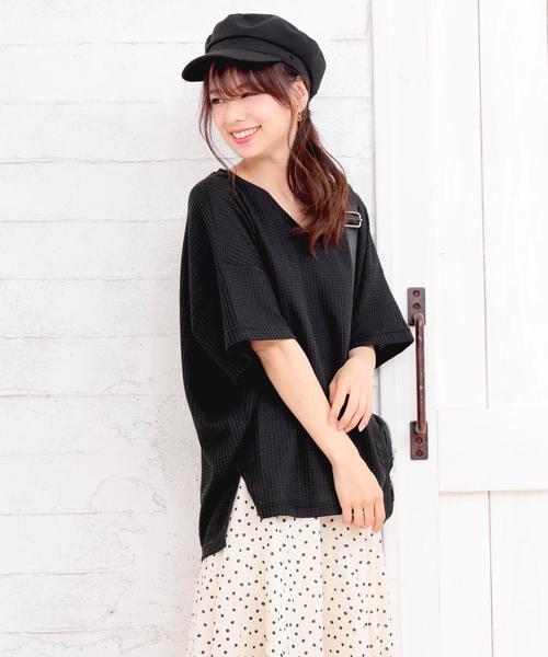 Girly Doll(ガーリードール)の「ワッフル半袖トップス(Tシャツ/カットソー・レディース・ブラック/ベージュ/ピンク/イエロー/ブラック系その他/ベージュ系その他/イエロー系その他/ピンク系その他/ブラック系その他2/ベージュ系その他2/イエロー系その他2/ピンク系その他2・FREE)」の3枚目の写真