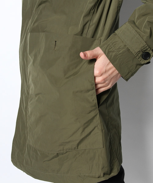 AMERICAN RAG CIE（アメリカンラグシー）の「AMERICAN RAG CIE 形状記憶ステンカラーコート 114-AFN-M141-CO021∴（ステンカラーコート・メンズ・カーキ/ベージュ・2/1）」の10枚目の写真