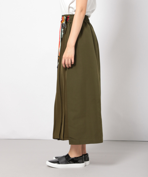 PAGEBOY（ページボーイ）の「スカーフサイドプリーツスカート（スカート・レディース・ライトグレー/ブラック/カーキ・FREE）」の17枚目の写真