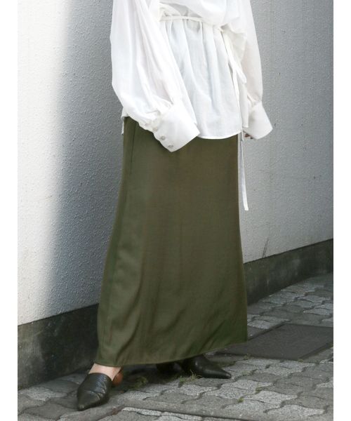 Ungrid（アングリッド）の「ヴィンテージサテンフィットフレアスカート（スカート・レディース・オフホワイト/カーキ/ダークオレンジ・FREE）」の3枚目の写真