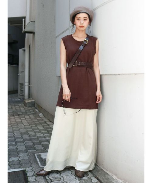 Ungrid（アングリッド）の「ヴィンテージサテンフィットフレアスカート（スカート・レディース・オフホワイト/カーキ/ダークオレンジ・FREE）」の5枚目の写真