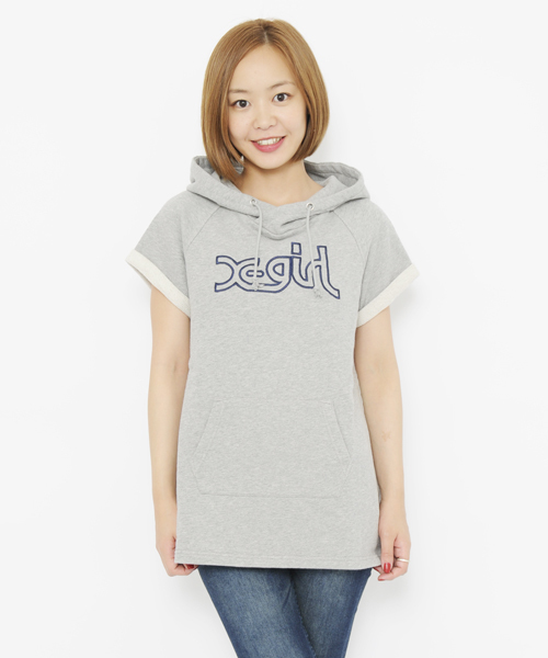 X-girl（エックスガール）の「LOGO SWEAT HOOD TUNIC（パーカー・レディース・アッシュグレー/イエロー/ネイビー・2/1）」の2枚目の写真