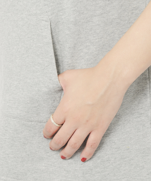 X-girl（エックスガール）の「LOGO SWEAT HOOD TUNIC（パーカー・レディース・アッシュグレー/イエロー/ネイビー・2/1）」の5枚目の写真