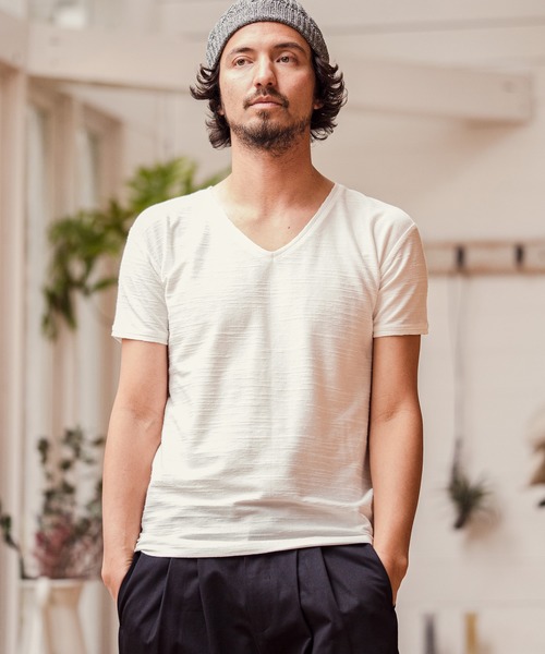 CAMBIO(カンビオ)の「mt6376-カットオフVネックカットソー(Tシャツ/カットソー・メンズ・ホワイト/ブラック/ベージュ/ブルー・S/M/L)」の2枚目の写真