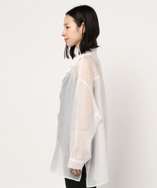 KOBE LETTUCE（コウベレタス）の「ビッグシルエットシアーシャツ（シャツ/ブラウス・レディース・ブラック/ミント/ラベンダー/オフホワイト/ライトベージュ/グリーン系その他/ブラック系その他/グレイッシュベージュ/ピンク/ホワイト/キャメル/ブルー/ホワイト系その他/パープル系その他・FREE）」の15枚目の写真