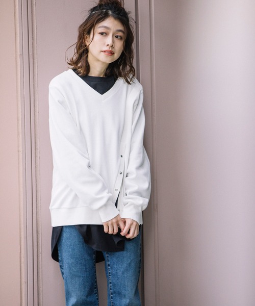 Munich（ミューニック）の「ストレッチサーマル　Vネックプルオーバー（Tシャツ/カットソー・レディース・グレイッシュベージュ/ホワイト/ブラック/ピンク/グリーン・FREE）」の2枚目の写真