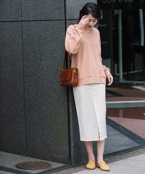 Munich（ミューニック）の「ストレッチサーマル　Vネックプルオーバー（Tシャツ/カットソー・レディース・グレイッシュベージュ/ホワイト/ブラック/ピンク/グリーン・FREE）」の16枚目の写真