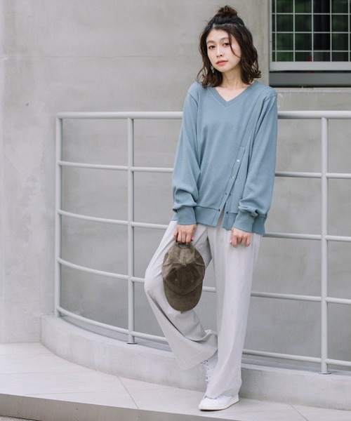 Munich（ミューニック）の「ストレッチサーマル　Vネックプルオーバー（Tシャツ/カットソー・レディース・グレイッシュベージュ/ホワイト/ブラック/ピンク/グリーン・FREE）」の11枚目の写真