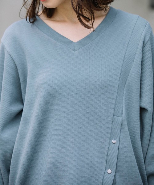 Munich（ミューニック）の「ストレッチサーマル　Vネックプルオーバー（Tシャツ/カットソー・レディース・グレイッシュベージュ/ホワイト/ブラック/ピンク/グリーン・FREE）」の12枚目の写真