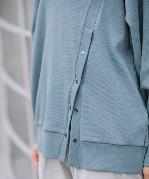 Munich（ミューニック）の「ストレッチサーマル　Vネックプルオーバー（Tシャツ/カットソー・レディース・グレイッシュベージュ/ホワイト/ブラック/ピンク/グリーン・FREE）」の18枚目の写真