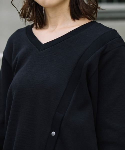 Munich（ミューニック）の「ストレッチサーマル　Vネックプルオーバー（Tシャツ/カットソー・レディース・グレイッシュベージュ/ホワイト/ブラック/ピンク/グリーン・FREE）」の9枚目の写真