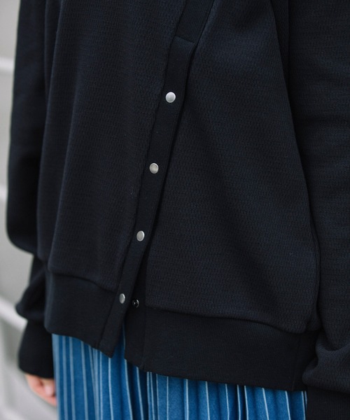 Munich（ミューニック）の「ストレッチサーマル　Vネックプルオーバー（Tシャツ/カットソー・レディース・グレイッシュベージュ/ホワイト/ブラック/ピンク/グリーン・FREE）」の14枚目の写真