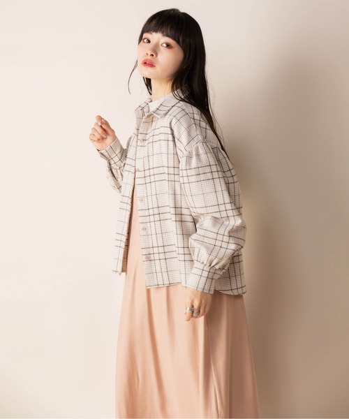 Mysa&Liina(ミーサリーナ)の「ボリューム袖チェックシャツ(シャツ/ブラウス・レディース・ブラウン/ベージュ・M)」の3枚目の写真
