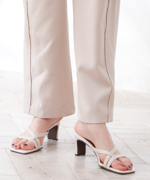 VIVIAN（ヴィヴィアン）の「スクエアトゥアシメ華奢ストラップトングサンダル（サンダル・レディース・ブラック/グレー系その他7/ダークブラウン/アイボリー・L/S/M/LL）」の6枚目の写真