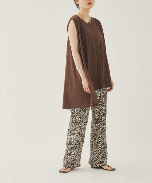 EMMEL REFINES（エメルリファインズ）の「＜ EMMEL REFINES（エメル リファインズ） ＞アシメ ノースリーブ フレアカット －手洗い可能－（タンクトップ・レディース・ホワイト/ブラック/ダークブラウン・FREE）」の3枚目の写真