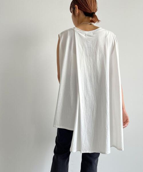 EMMEL REFINES（エメルリファインズ）の「＜ EMMEL REFINES（エメル リファインズ） ＞アシメ ノースリーブ フレアカット －手洗い可能－（タンクトップ・レディース・ホワイト/ブラック/ダークブラウン・FREE）」の21枚目の写真