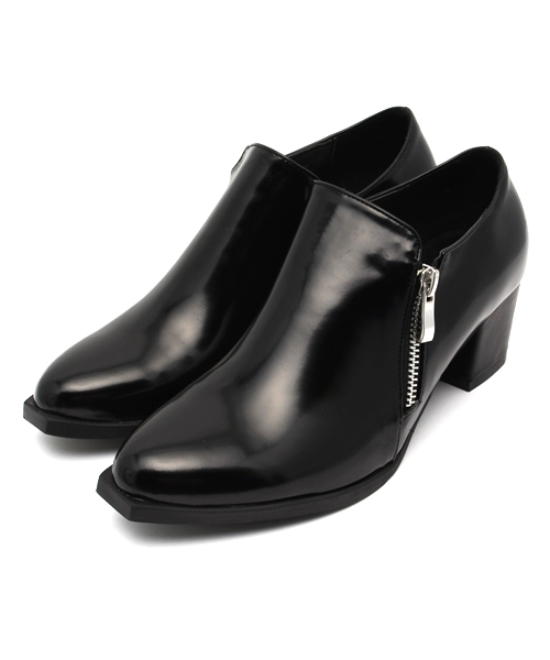 WHO'S WHO gallery(フーズフーギャラリー)の「【Mr.】スクエアブーティ(ブーティ・レディース・ブラック・SMALL/LARGE/MEDIUM)」の1枚目の写真