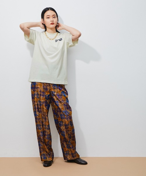 BAUM UND PFERDGARTEN(バウムウンドヘルガーデン)の「【BAUM UND PFERDGARTEN】JALO Tee(Tシャツ/カットソー・レディース・オフホワイト/ピンク・S)」の4枚目の写真