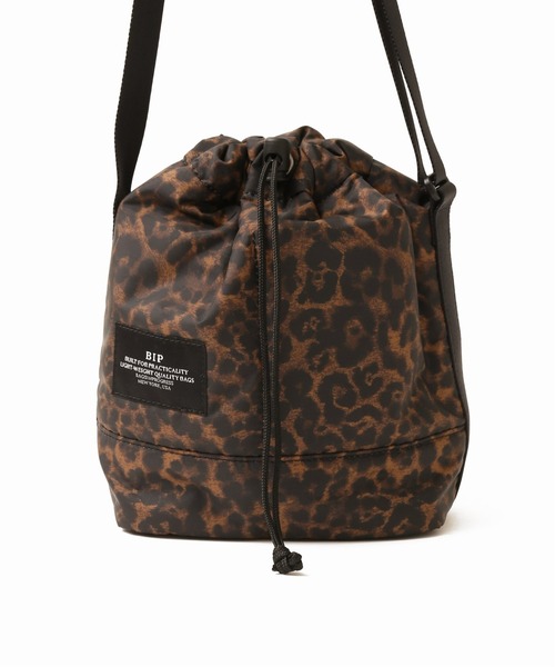 BAGSINPROGRESS(バッグズインプログレス)の「【BAGS IN PROGRESS】 NEW BUCKETSHOULDER PADDED:ショルダーバッグ◆(ショルダーバッグ・レディース・ベージュ・FREE)」の5枚目の写真