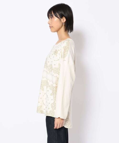 AVIREX(アヴィレックス)の「リバーシブルバンダナプルオーバー/ REVERSIBLE BANDANA PULLOVER(Tシャツ/カットソー・レディース・アイボリー/チャコール・FREE)」の2枚目の写真