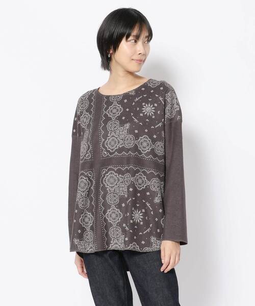 AVIREX(アヴィレックス)の「リバーシブルバンダナプルオーバー/ REVERSIBLE BANDANA PULLOVER(Tシャツ/カットソー・レディース・アイボリー/チャコール・FREE)」の10枚目の写真