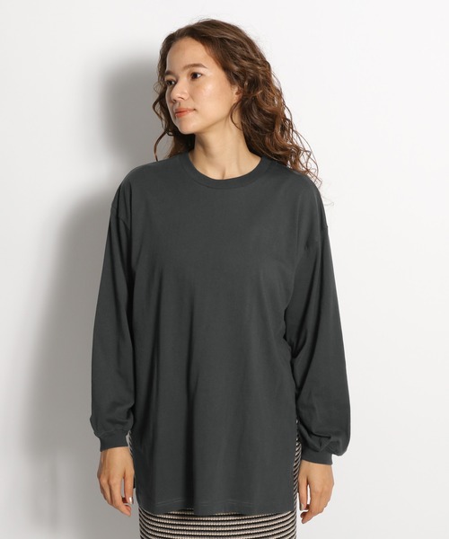 niko and...（ニコアンド）の「袖タックロングスリットプルオーバー（Tシャツ/カットソー・レディース・オフホワイト/チャコール・MEDIUM/LARGE）」の4枚目の写真