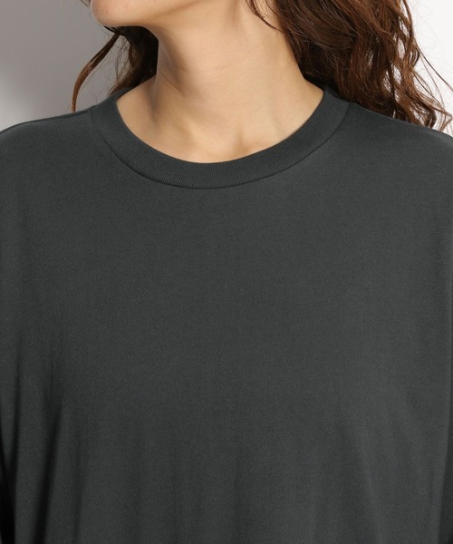 niko and...（ニコアンド）の「袖タックロングスリットプルオーバー（Tシャツ/カットソー・レディース・オフホワイト/チャコール・MEDIUM/LARGE）」の7枚目の写真