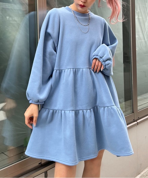 RASVOA(ラスボア)の「ボリュームティアードワンピース(ワンピース・レディース・ブラック/グレー/サックスブルー/アイボリー・FREE)」の4枚目の写真