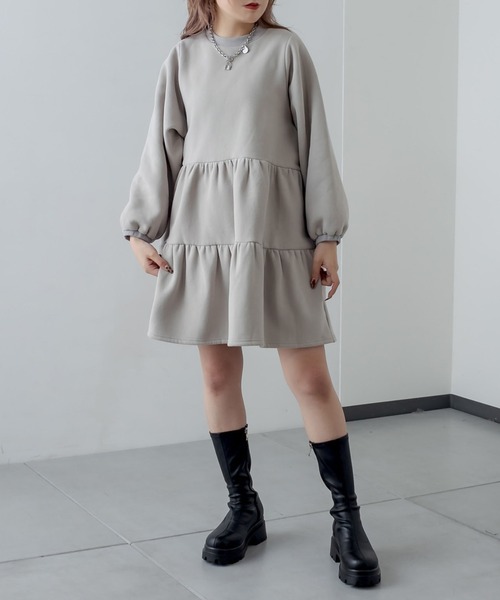 RASVOA(ラスボア)の「ボリュームティアードワンピース(ワンピース・レディース・ブラック/グレー/サックスブルー/アイボリー・FREE)」の18枚目の写真