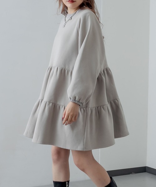 RASVOA(ラスボア)の「ボリュームティアードワンピース(ワンピース・レディース・ブラック/グレー/サックスブルー/アイボリー・FREE)」の14枚目の写真