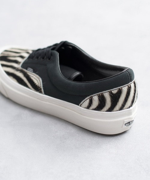 And A(アンドエー)の「VANS ヴァンズ / ERA 95 DX エラ ゼブラハラコ ローカットスニーカー / VN0A2RR14ZD(スニーカー・メンズ・ゼブラ・26.5cm/27.5cm/27cm/28cm)」の3枚目の写真
