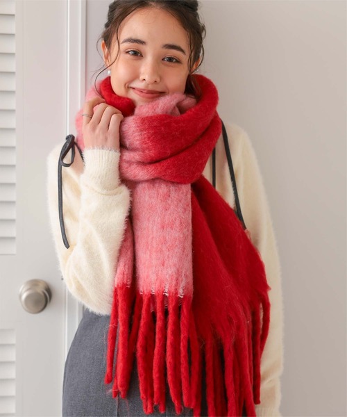 titivate(ティティベイト)の「ボリュームマフラー/ストール(マフラー・レディース・アイボリー/ブラック/ライトカーキ/ピンクベージュ/モカ/グリーン/レッド/チャコール/オレンジ/イエロー/ブルー/ライトベージュ/レッド系その他・FREE)」の12枚目の写真