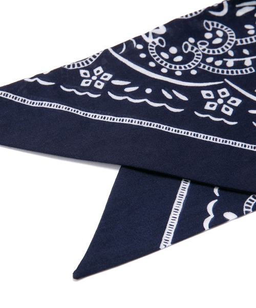 NANO universe（ナノユニバース）の「バンダナプリントスカーフ（マフラー・メンズ・ボルドー/ネイビー・FREE）」の7枚目の写真