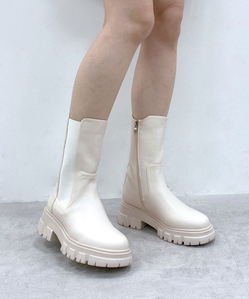 OLIVE des OLIVE（オリーブデオリーブ）の「ミドル丈サイドゴアブーツ（ブーツ・レディース・ブラック/オフホワイト・MEDIUM/SMALL/LARGE）」の15枚目の写真