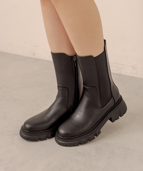 OLIVE des OLIVE（オリーブデオリーブ）の「ミドル丈サイドゴアブーツ（ブーツ・レディース・ブラック/オフホワイト・MEDIUM/SMALL/LARGE）」の17枚目の写真