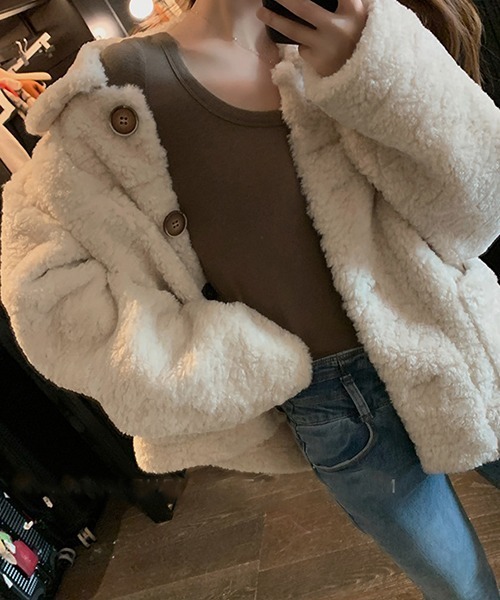 FRP（エフアールピー）の「YUGA  フェイクムートン　ボア　 ジャケットコート（ステンカラーコート・レディース・オフホワイト/ブラウン・FREE）」の3枚目の写真