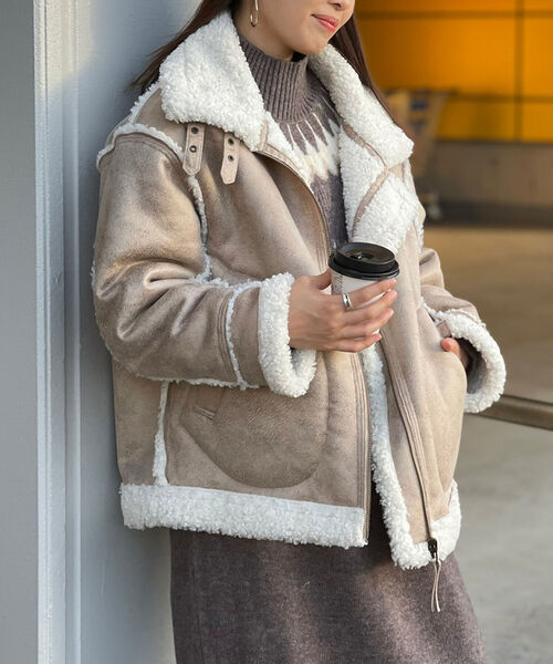 fredy emue（フレディエミュ）の「フェイクムートンB3 リバーシブル