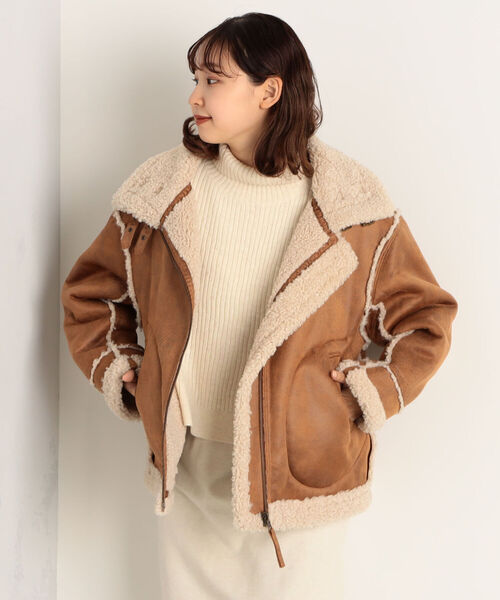 fredy emue（フレディエミュ）の「フェイクムートンB3 リバーシブルボアブルゾン（ムートンコート・レディース・ベージュ/ブラウン・38）」の13枚目の写真