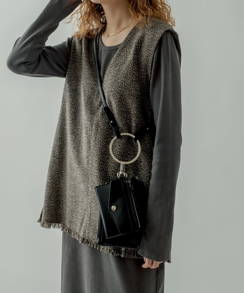 mystic(ミスティック)の「マルチWAYチャームBAG(ショルダーバッグ・レディース・ブラック/ベージュ・ONE SIZE)」の3枚目の写真