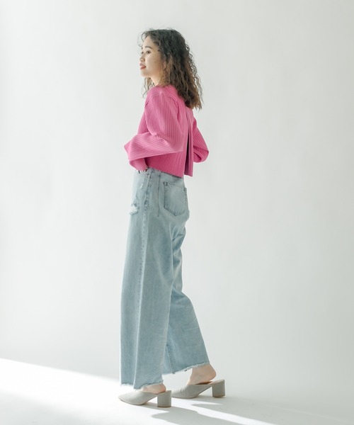 バックスリットショートニット