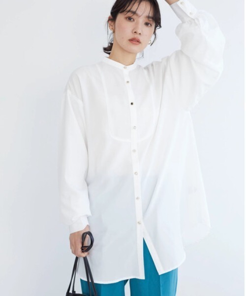 ELENCARE DUE（エレンカーレデュエ）の「・ELENCARE DUEブザムキリカエシャツチュニック（シャツ/ブラウス・レディース・ブラック/グレー/オフホワイト/ライトカーキ・FREE）」の2枚目の写真