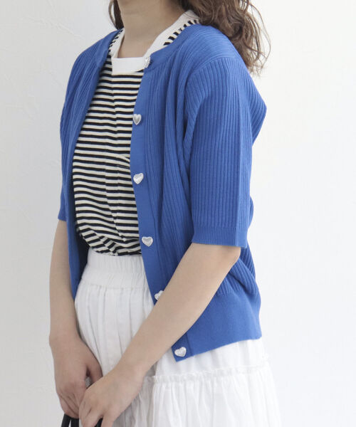 fredy emue（フレディエミュ）の「［新色追加］ハートボタン 半袖カーディガン（カーディガン/ボレロ・レディース・ライトグレー/ピンク/キナリ/ブルー/ネイビー/ブラック・38）」の11枚目の写真