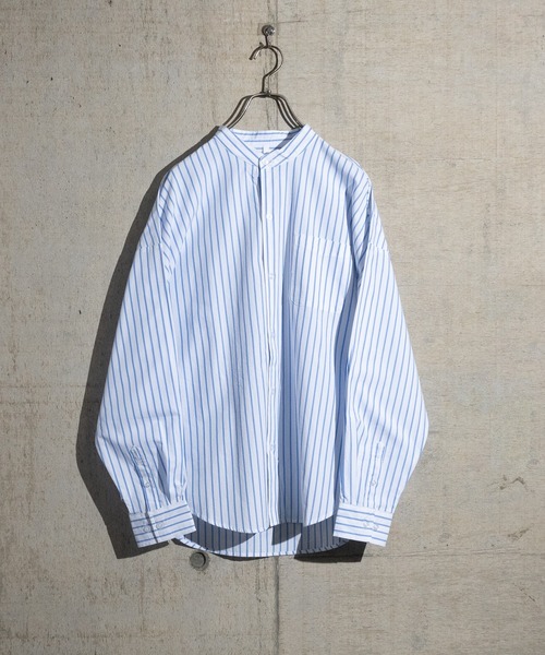 JOHN'S CLOSET（ジョンズクローゼット）の「【i】ブロードルーズフィットバンドカラービッグシャツ（シャツ/ブラウス・メンズ・サックスブルー/ホワイト/ブラック/グリーン/グレイッシュベージュ/ホワイト系その他/サックスブルー系/ラベンダー/イエロー系その他/ブラック系その他/グリーン系その他・X-LARGE/MEDIUM/LARGE）」の2枚目の写真