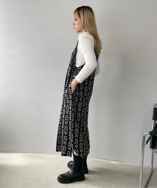 SANSeLF（サンセルフ）の「ハイネックシャギーニットトップス【SANSeLF】sanw22a002（ニット/セーター・レディース・ブルー/ブラック/イエロー/ホワイト/グリーン・FREE）」の13枚目の写真