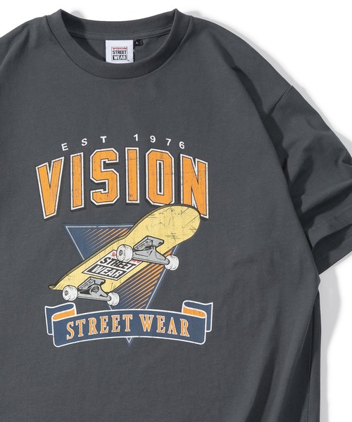 VISION STREET WEAR(ヴィジョンストリートウェア)の「【VISION STREET WEAR/ヴィジョンストリートウェア】スケボーグラフィックTシャツ/ビッグシルエット(Tシャツ/カットソー・メンズ・マスタード/ホワイト/チャコールグレー/ダークグリーン・M/XL/L)」の3枚目の写真