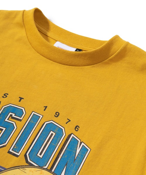 VISION STREET WEAR(ヴィジョンストリートウェア)の「【VISION STREET WEAR/ヴィジョンストリートウェア】スケボーグラフィックTシャツ/ビッグシルエット(Tシャツ/カットソー・メンズ・マスタード/ホワイト/チャコールグレー/ダークグリーン・M/XL/L)」の5枚目の写真