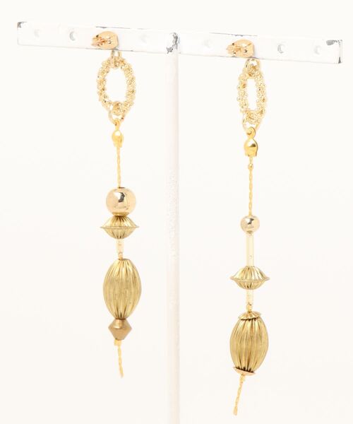 tone(トーン)の「【musk】ALLゴールドのロングピアス(MA)(ピアス(両耳用)・レディース・ゴールド・FREE)」の5枚目の写真