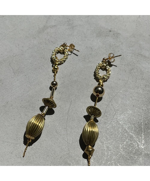 tone(トーン)の「【musk】ALLゴールドのロングピアス(MA)(ピアス(両耳用)・レディース・ゴールド・FREE)」の6枚目の写真