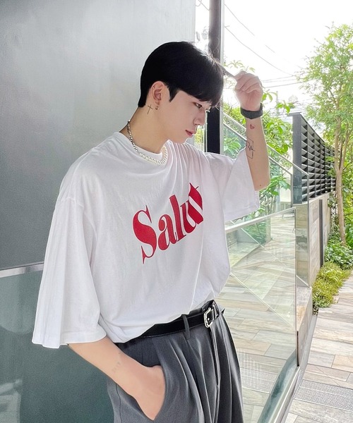 Figments(フィグメンツ)の「Salut Tシャツ(Tシャツ/カットソー・レディース・ホワイト/ブラック・FREE)」の1枚目の写真